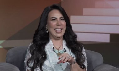 زينة منصور تكشف سر شعرها البرتقالي في «هذا المساء»: أم عبير أيقونة الإغراء الشعبي