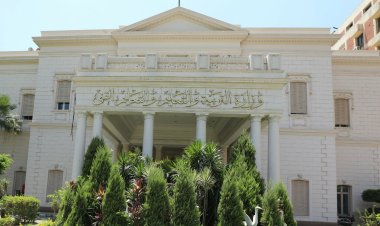 هل سرق مبنى وزارة التربية والتعليم القديم؟.. أحمد موسى يجيب