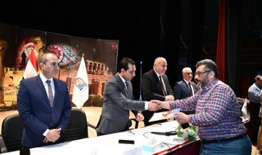 بدء تسليم عقود مدينة الأمل الجديدة في محافظة قنا