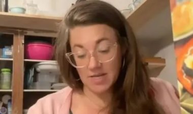 اعتراف أم عن استحمام أطفالها أثار جدلاً على التيك توك