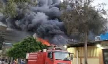 عاجل.. الدفع بـ«6» سيارات إطفاء للسيطرة على حريق داخل مصنع في «6» أكتوبر