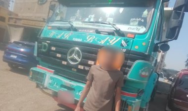القبض على سائق نقل بسوهاج بعد ظهوره في فيديو يسير برعونة ويضع إضاءة مبهرة