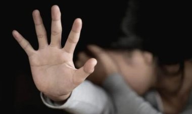 عشان جابت 80% بالثانوية العامة.. أب يعاقب ابنته بشغل البيت والزواج