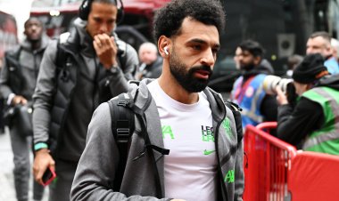 «الكالكوليتر بتاعي هنج».. مدحت شلبي يعجز عن حساب راتب صلاح