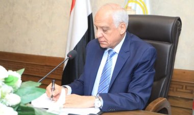 محافظ الجيزة يجازي نواب رئيس مركز ومدينة أوسيم ومديري الإشغالات والتنظيم وحماية الأراضي