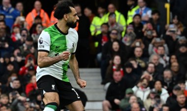 رغم التعادل المخيب.. صلاح يكتب تاريخيا جديدا أمام مانشستر يونايتد