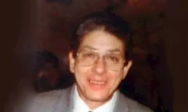 رحيل كاتب زنقة الستات.. الموت يغيب السيناريست فاروق عطية بعد صراع مع المرض