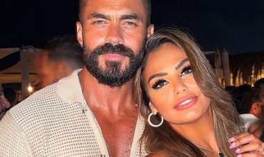 خالد سليم يوجه رسالة لزوجته في عيد زواجهما الـ14: أتمنى أنك تسامحيني