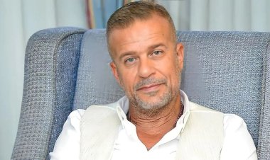 شريف منير يدعم محمد صلاح: «أزمة وهتعدي.. ويا جبل ما يهزك ريح»