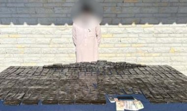 ضبط عنصر إجرامي بمطروح وبحوزته 325 طربة لمخدر الحشيش