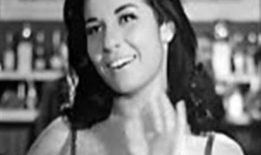 فيفي عبده تعلن وفاة الراقصة المعتزلة سهير مجدي