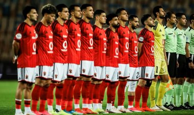 مفاجآت في تشكيل الأهلي الرسمي لمواجهة الزمالك في قمة الدوري