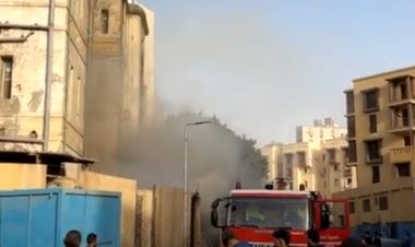 السيطرة على حريق  نشب في محيط مستشفى  بمنطقة السيدة زينب