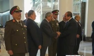 عاجل.. عمرو موسى يستقبل الرئيس السيسي فور وصوله حفل إفطار الأسرة المصرية