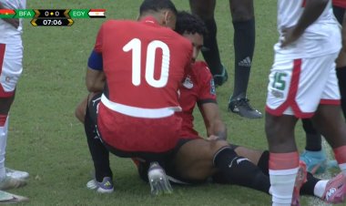 مرموش يغيب عن ديربي مانشستر بسبب إصابة في الركبة