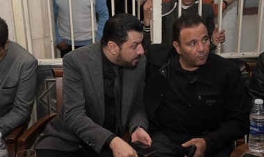 رغم الخلافات.. محمد فؤاد يقدم واجب العزاء في حلمي بكر (صور)