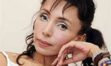 معتزة صلاح عبد الصبور تستغيث : صحاب البيت هيرمونى فى الشارع أنا ومكتبة أبويا