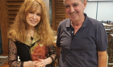 الأمير أباظة يستقبل الفنانة نيللى فور وصولها للتكريم بمهرجان الإسكندرية