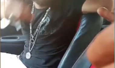 فيديو رصد الواقعة.. القبض على عاطل أجبر قائد سيارة على دفع أموال له 