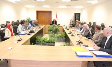 وزير الري يستعرض موقف تطهيرات الترع والمصارف بالمحافظات