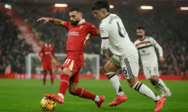مانشستر يونايتد يخطف نقطة صعبة من عرين ليفربول في الدوري الإنجليزي