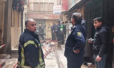 إخماد حريق داخل مخزن بأسفل عقار سكني في الموسكي