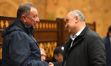 نجوم الفن والرياضة والسياسة في عزاء شقيق المنتج أحمد السبكي