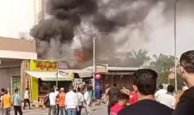  السيطرة على حريق شب بأكشاك بمنطقة التجمع الخامس