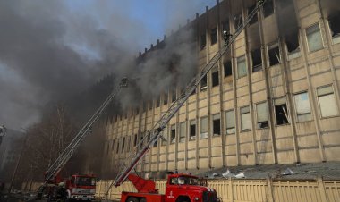 السلطات الروسية تدفع بطائرات لإخماد حريق قاعة حفلات كروكوس بموسكو