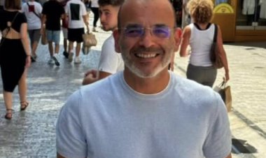 مفيش مطرب ولا ملحن!.. أيمن بهجت قمر يطلق أغنية كاملة بـ الذكاء الاصطناعي