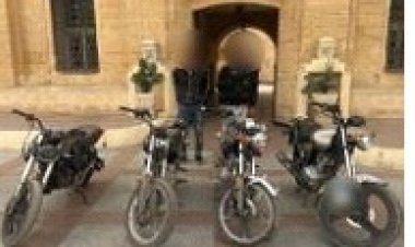القبض على  عاطلين لقيامهما  بسرقة الدراجات النارية والهواتف المحمولة بالخليفة والمطرية 