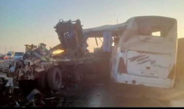 وفاة 7 أشخاص وإصابة 44 في حادث تصادم أتوبيس  وسيارتين نقل بطريق الكريمات