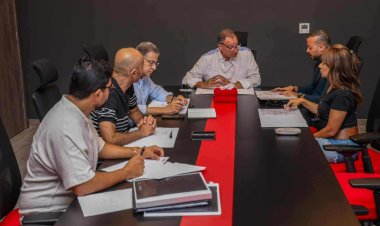 تفاصيل اجتماع الخطيب مع مؤسسة الأهلي المجتمعية