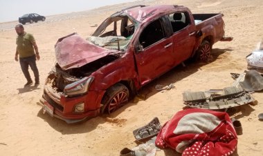 مصرع شخصين وإصابة 3 آخرين إثر انقلاب سيارة بطريق الواحات بأكتوبر