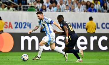 سكالوني يحسم مصير ميسي من مباراة كندا