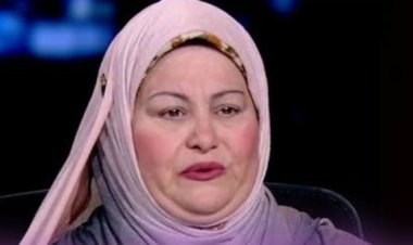 ناني سعد الدين تعرض أثاث منزلها للبيع عبر فيسبوك