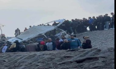 مصرع واصابة 9 أشخاص في حادث سقوط ميكروباص من أعلى دائري البراجيل