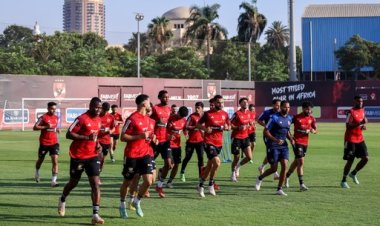 بدون راحة.. الأهلي يواصل تدريباته استعدادًا لمباراة الزمالك