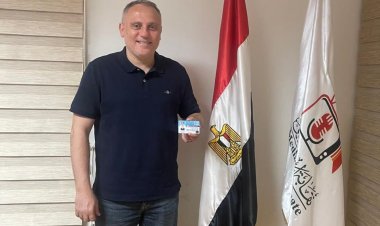 بعد إيقافه.. أسامة حسني يقنن أوضاعه في نقابة الإعلاميين