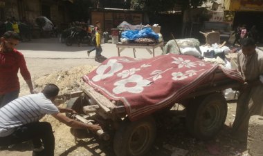 إزالة سوق عشوائي للباعة الجائلين والمفترشين مقام بنهر الطريق بكفر طهرمس وبولاق الدكرور