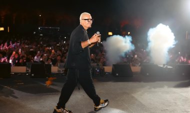 عمرو دياب يتألق في أضخم حفل بمول مصر