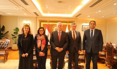 عاشور يبحث سبل دعم التعاون مع الوكالة الجامعية للفرانكوفونية