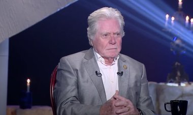 بسبب مشاهد مخلة.. حسين فهمي يكشف تفاصيل صفعه لـ مخرج أجنبي