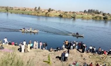 انتشال 2 والبحث عن 8 مفقودين إثر غرق معدية محملة بالعمال بمنشأة القناطر 