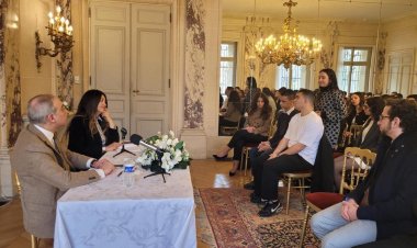 سفير مصر في باريس يلتقي مجموعة من الدارسين المصريين في فرنسا