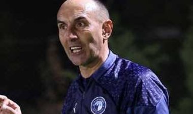 مدرب بيراميدز: نسعى للفوز بالدوري وأتمنى التعاقد مع إمام عاشور