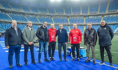 رئيس شركة العاصمة الإدارية والمتحدة للرياضة في زيارة لتدريب منتخب مصر 