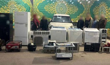 ضبط تشكيل عصابي لسرقة البطاقات الائتمانية من أمام ماكينات الصرف الآلي 