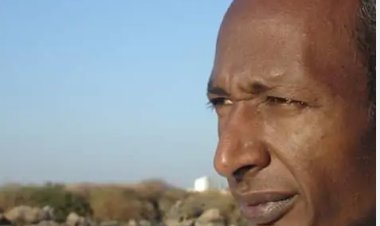 الروائي أحمد أبو خنيجر يكشف لـ«العاصمة» أسباب الإقبال على كتابات مشاهير السوشيال ميديا 