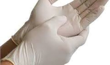 المستلزمات الطبية: تراجع أسعار القفازات الطبية.. خاص